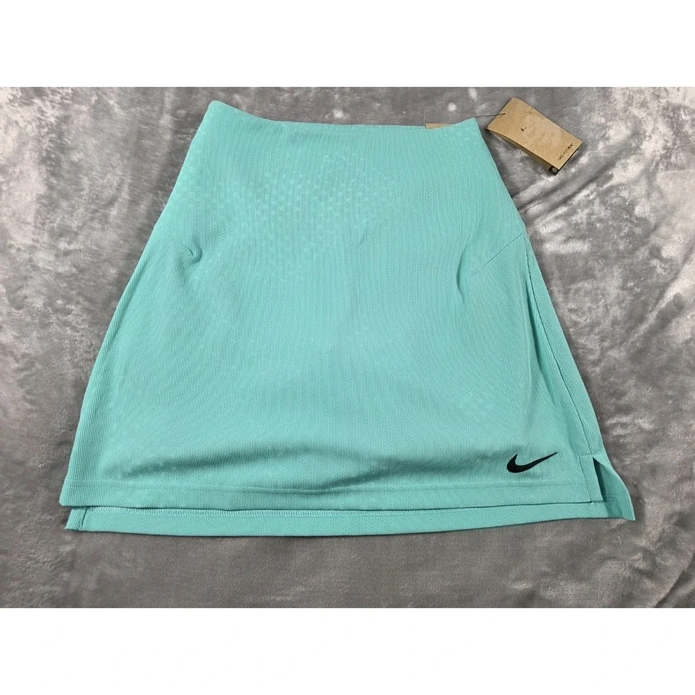 NWT‎ Nike Women's XS 17